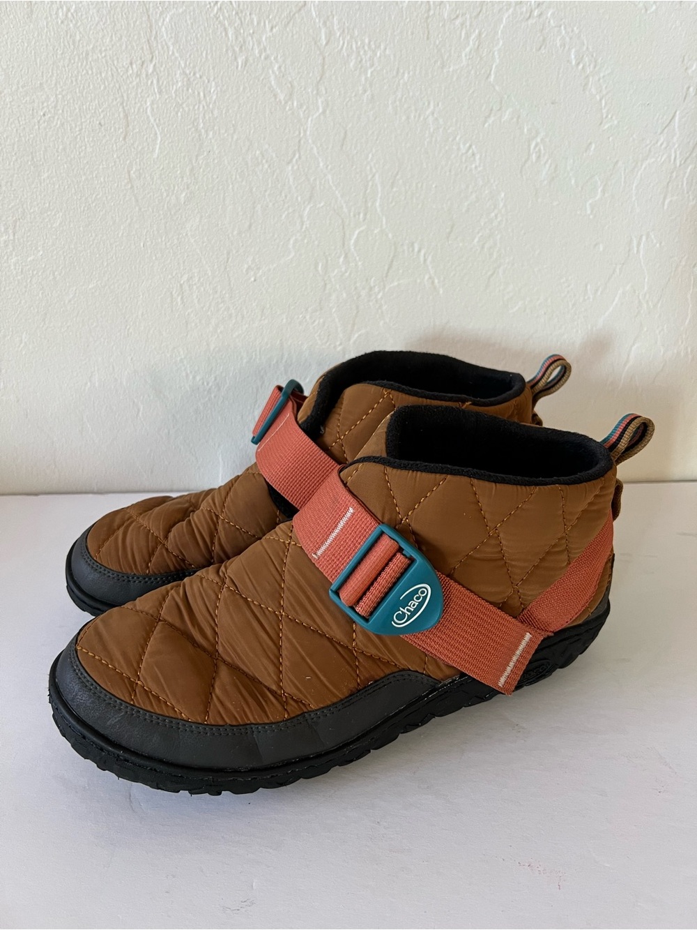Chaco Rumble Puff Indoor/Outdoor Slippers Boots Retro Maple brown Size 8